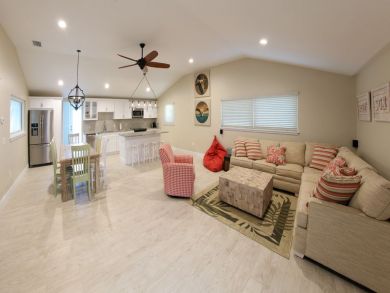 Holmes Beach 4 Bedroom Vacation Home Sleeps 10 Holmes Beach 4 Bedroom Vacation Home Sleeps 10