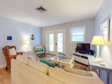ANNA MARIA DUPLEXES BOTH SIDES, 2 POOLS, 4 BEDROOMS