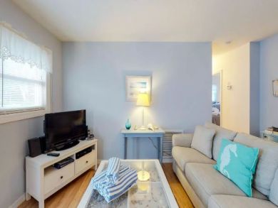ANNA MARIA DUPLEXES BOTH SIDES, 2 POOLS, 4 BEDROOMS