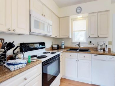 Holmes Beach Duplex with Separate Pools Sleeps 10