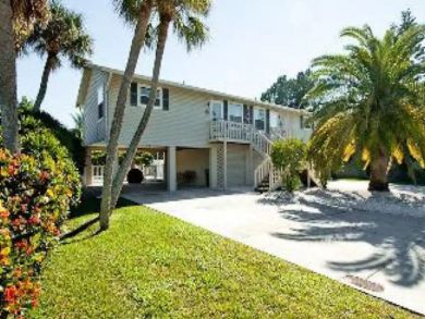 Holmes Beach Duplex with Separate Pools Sleeps 10