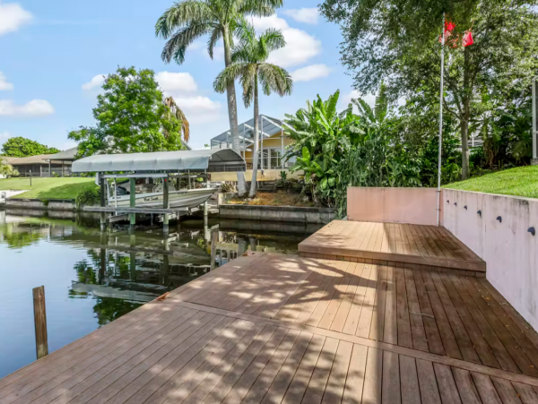 Cape Coral Luxury Vacation Home on the Water