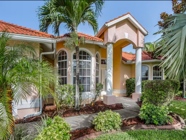 Cape Coral Luxury Vacation Home on the Water