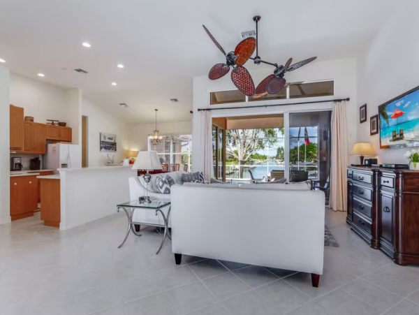 Cape Coral Luxury Vacation Home on the Water
