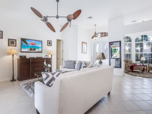 Cape Coral Luxury Vacation Home on the Water