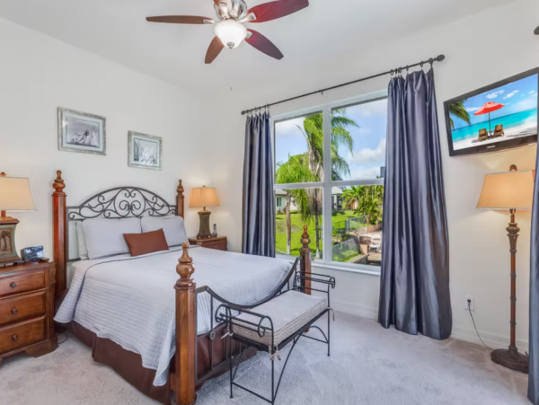 Cape Coral Luxury Vacation Home on the Water