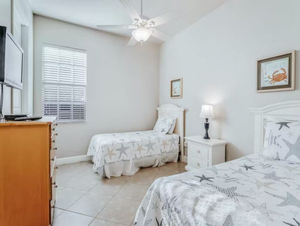 Charming Vacation Condo in Fort Myers Short Walk to Beach