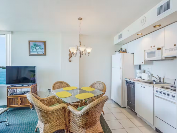 FORT MYERS BAYFRONT CONDO SLEEPS 4