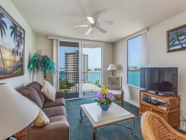 FORT MYERS BAYFRONT CONDO SLEEPS 4