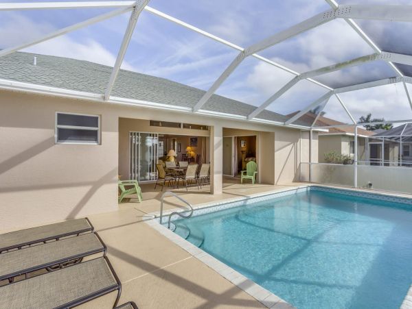 Fort Myers Vacation Villa Sleeps Eight Guests