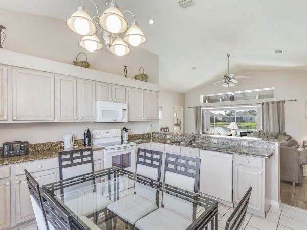 Fort Myers Vacation Villa Sleeps Eight Guests