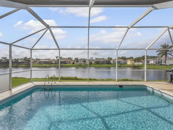 Fort Myers Vacation Villa Sleeps Eight Guests