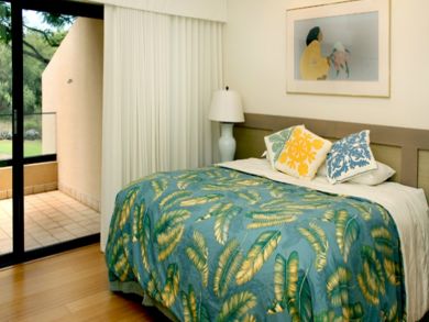 Guest bedroom with twins as a king bed