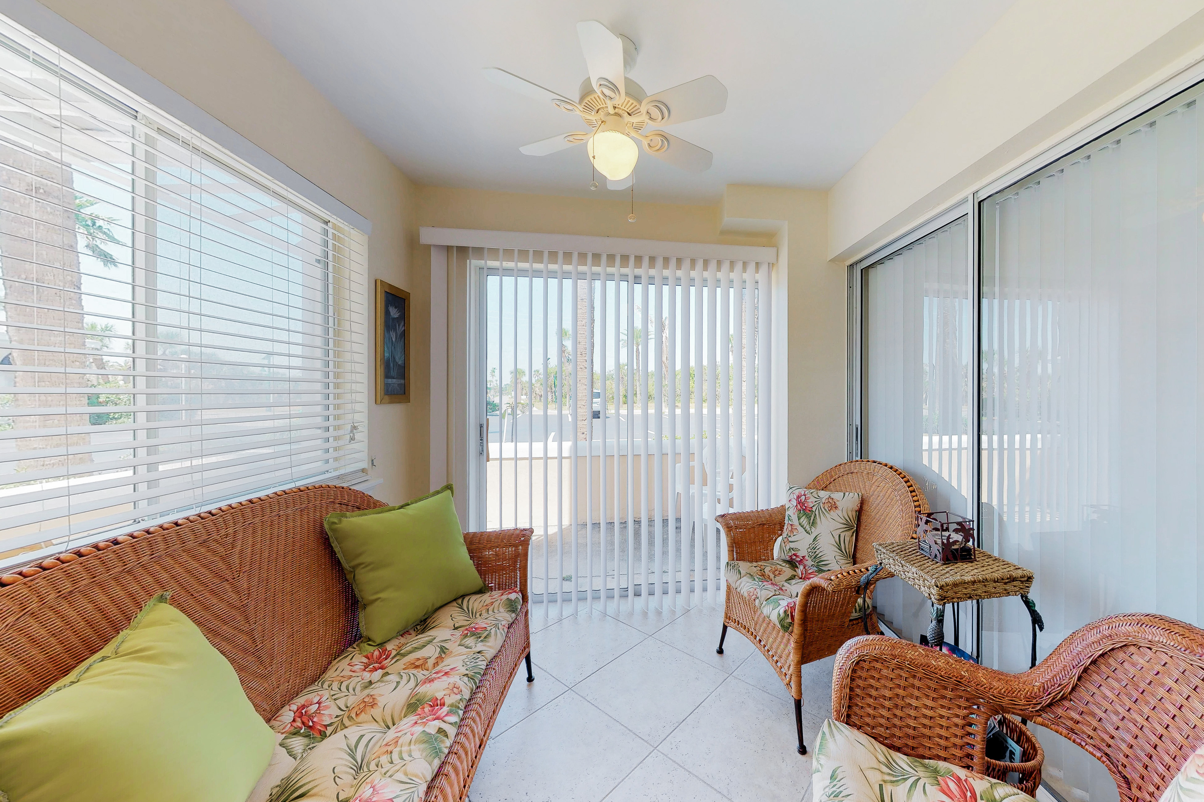 Cocoa Beach Condo 904965