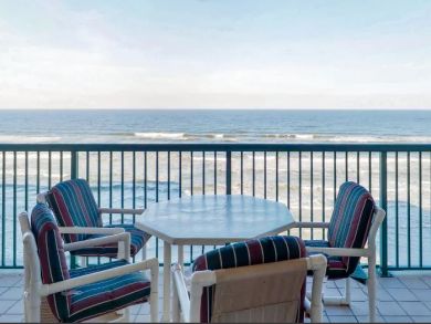Daytona Beach Vacation Condo Sleeps Six Guests