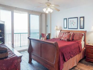 Daytona Beach Vacation Condo Sleeps Six Guests