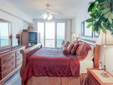 Daytona Beach Vacation Condo Sleeps Six Guests