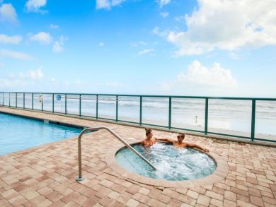 Daytona Beach Vacation Condo Sleeps Six Guests