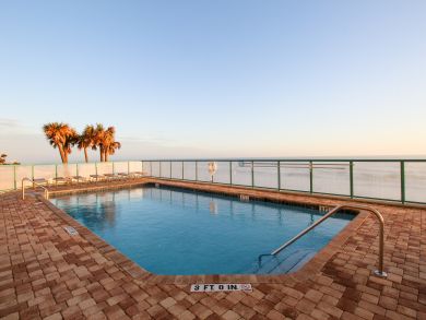 Daytona Beach Vacation Condo Sleeps Six Guests