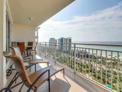 Stunning Views from this 2 Bedroom High Rise Condo in Destin