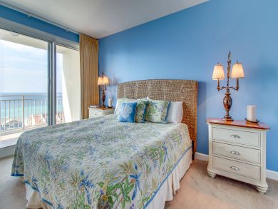 Stunning Views from this 2 Bedroom High Rise Condo in Destin