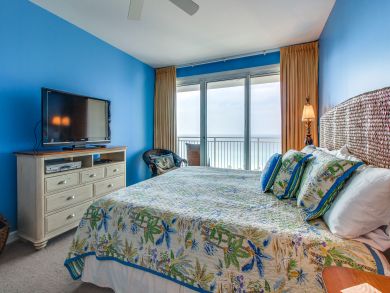 Stunning Views from this 2 Bedroom High Rise Condo in Destin
