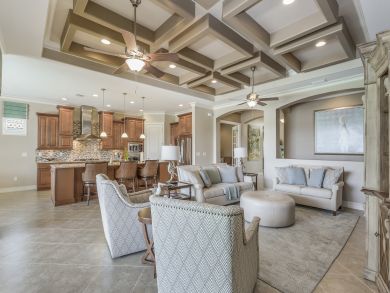 Naples Home 905042