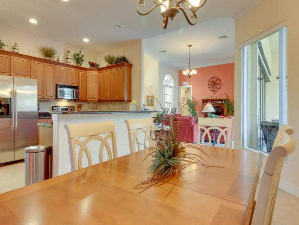 Four Bedroom Home in Naples with Private Pool and Spa