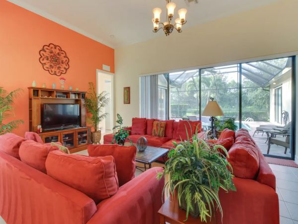 Four Bedroom Home in Naples with Private Pool and Spa