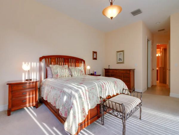 Four Bedroom Home in Naples with Private Pool and Spa