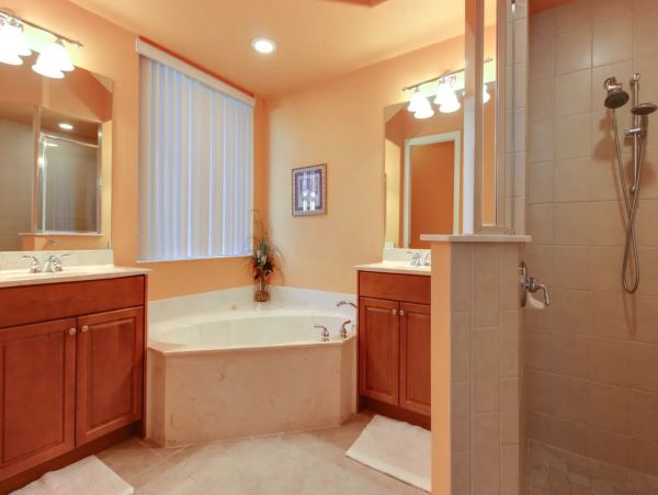 Four Bedroom Home in Naples with Private Pool and Spa