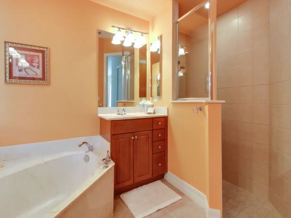 Four Bedroom Home in Naples with Private Pool and Spa
