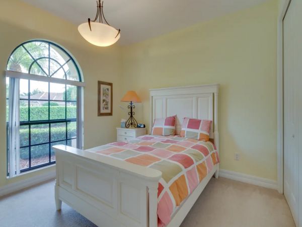 Four Bedroom Home in Naples with Private Pool and Spa