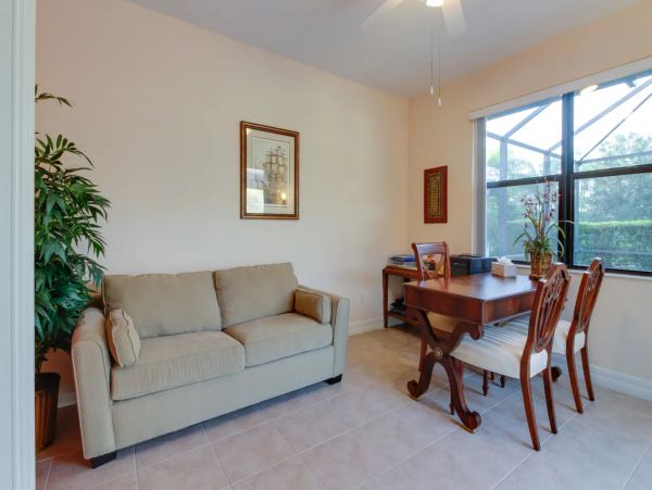 Four Bedroom Home in Naples with Private Pool and Spa