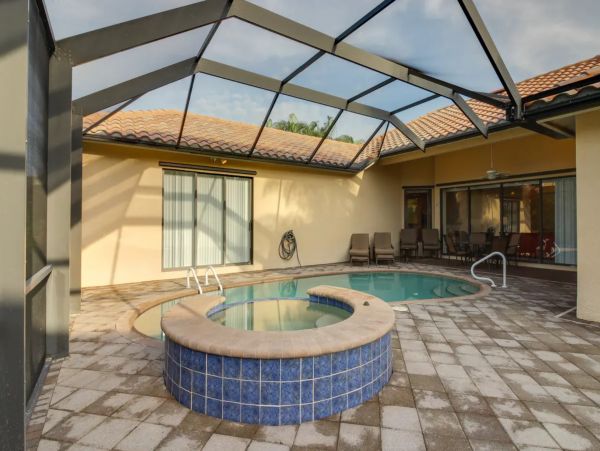 Four Bedroom Home in Naples with Private Pool and Spa