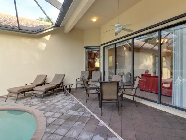 Four Bedroom Home in Naples with Private Pool and Spa
