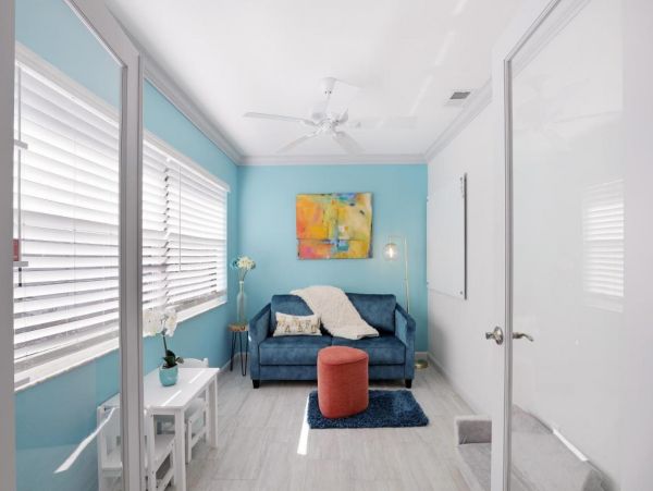 Naples 3 Bedroom Home with Patio & Dog Friendly
