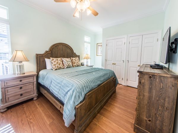 Sleeps 24 Guests in Main House and the Carriage House Destin