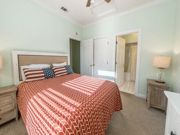 Sleeps 24 Guests in Main House and the Carriage House Destin