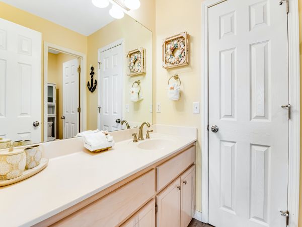 Four Bedroom Home Sleeps 12Guests