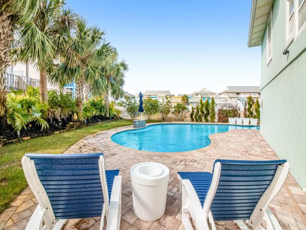 Four Bedroom Home Sleeps 12Guests