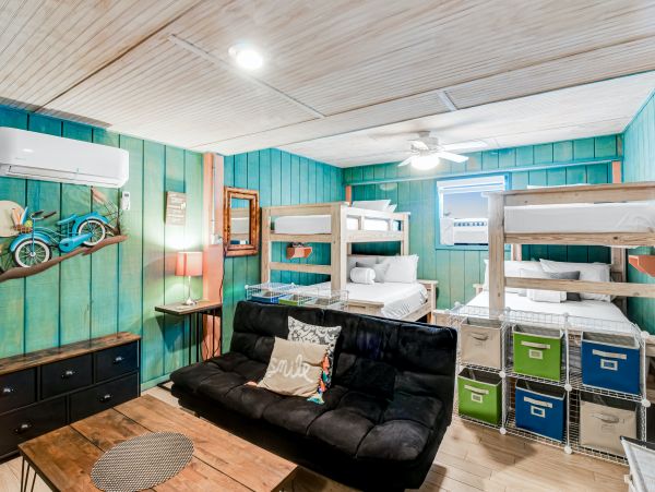 Four Bedroom Home Sleeps 12Guests