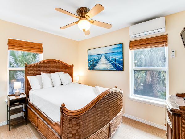 Four Bedroom Home Sleeps 12Guests