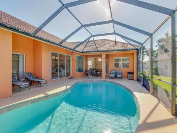 Great View Vacation Home Naples, Pool & Location