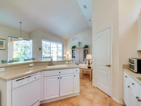 Great View Vacation Home Naples, Pool & Location