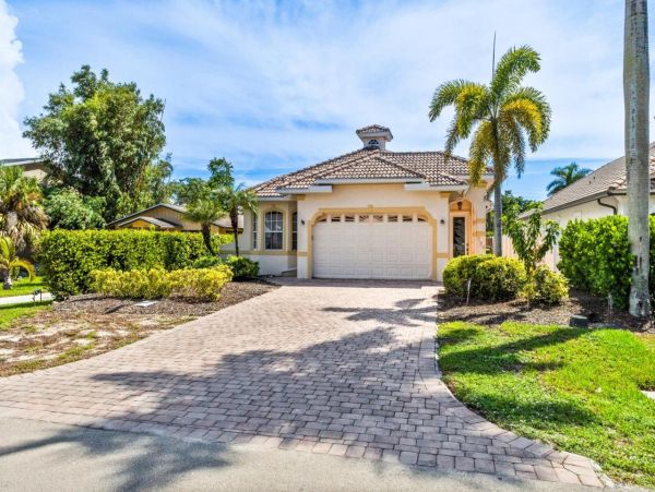 Beautiful Naples Home with 3 Bedrooms & Private Pool