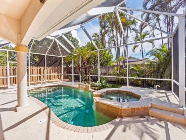 Beautiful Naples Home with 3 Bedrooms & Private Pool