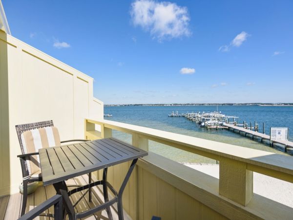 Navarre Beach Waterfront Rental - Florida Vacation Townhome