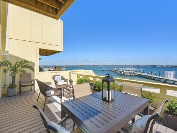 Navarre Beach Waterfront Rental - Florida Vacation Townhome