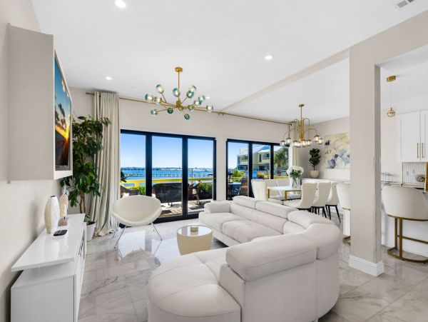 Navarre Beach Waterfront Rental - Florida Vacation Townhome